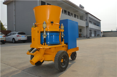 Small shotcrete machine for doing concrete pools