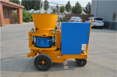 Small shotcrete machine for doing concrete pools