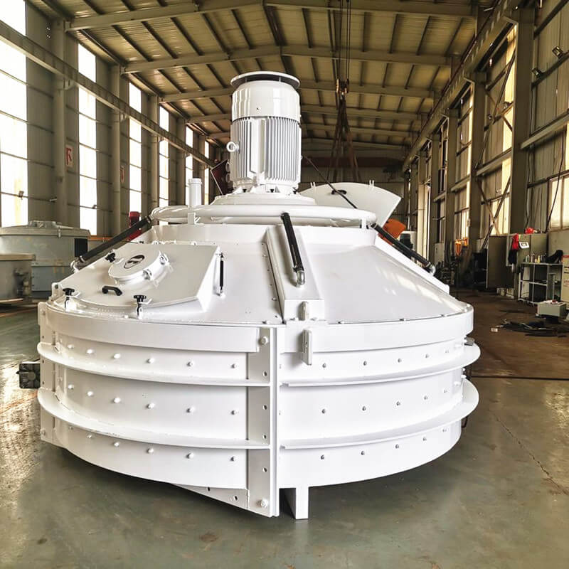 Vertical shaft planetary mixer for mixing metallurgical materials