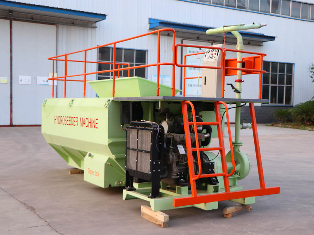 hydromulching machine for refuse landfill