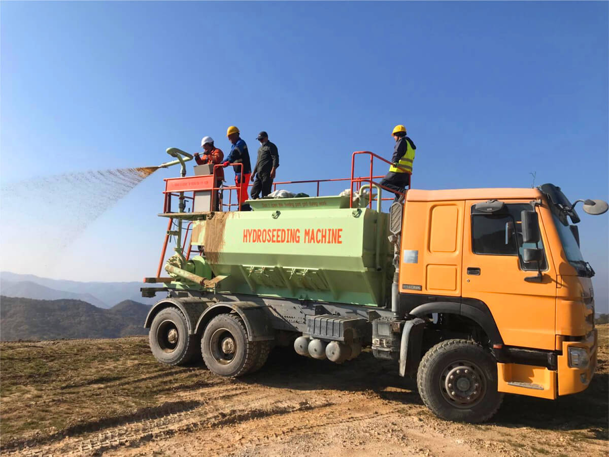 hydroseeder for greening landfill