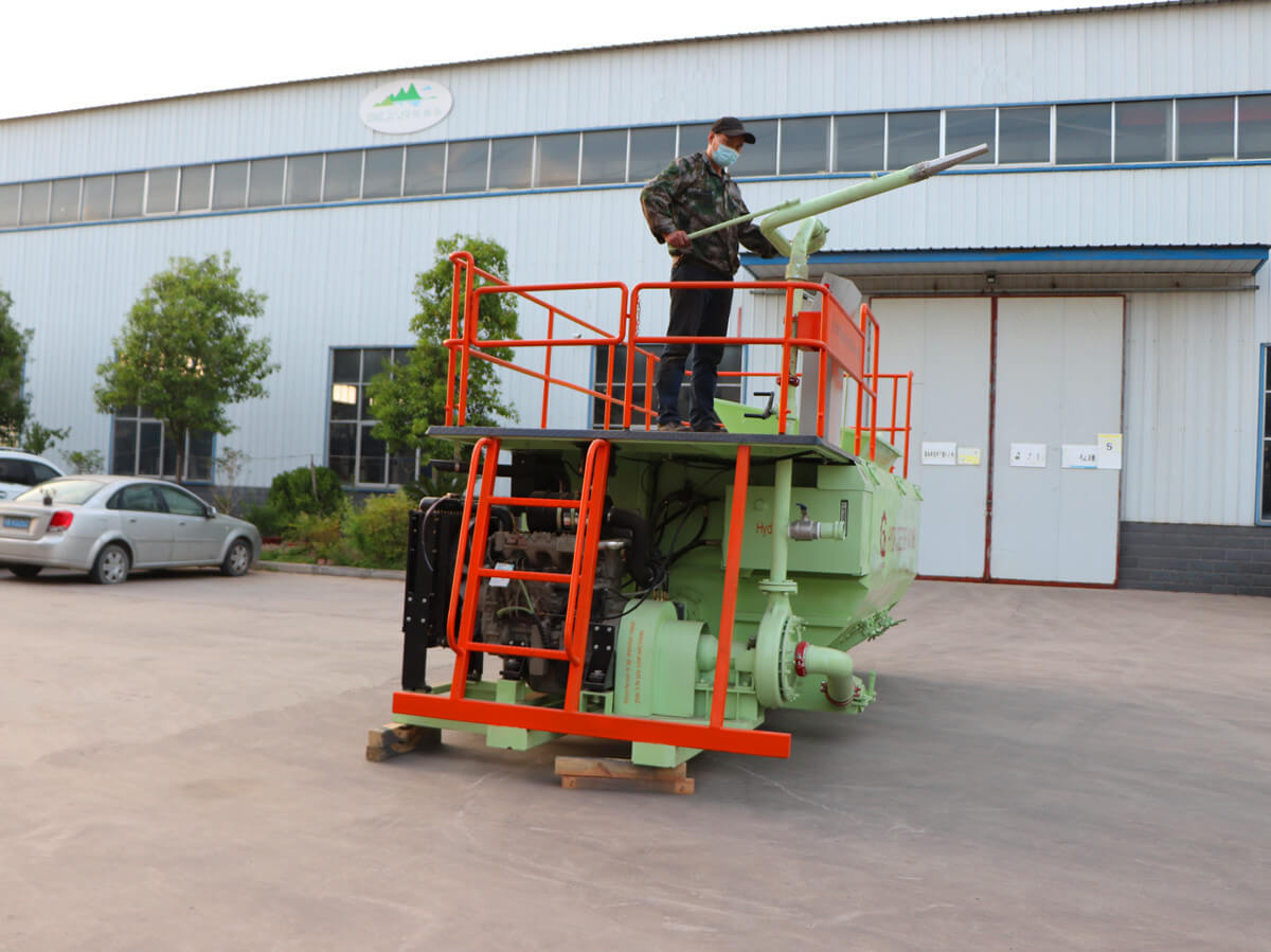 hydroseeding machine for refuse landfill