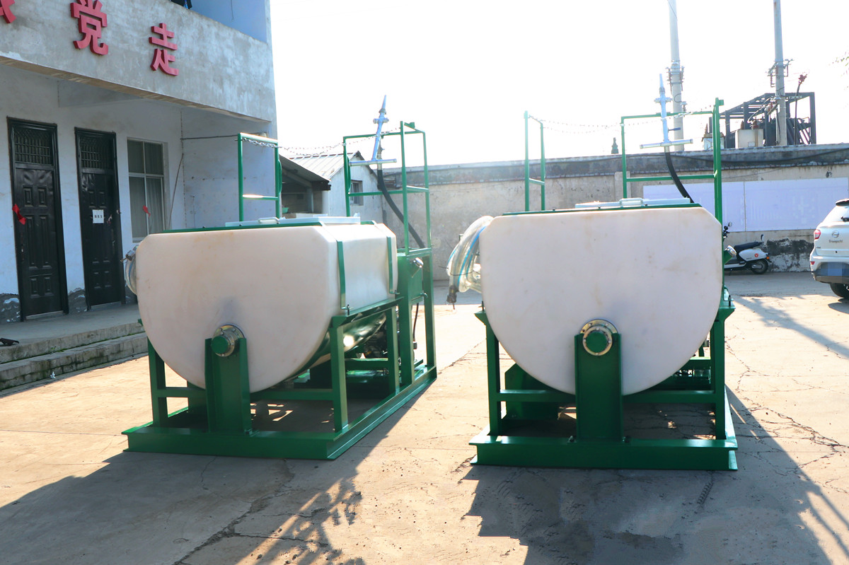 hydroseeder with polyethylene tank factory