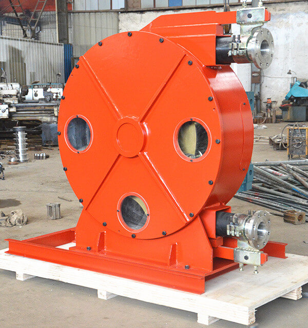 Hose pump to transport the pulp to the filter press