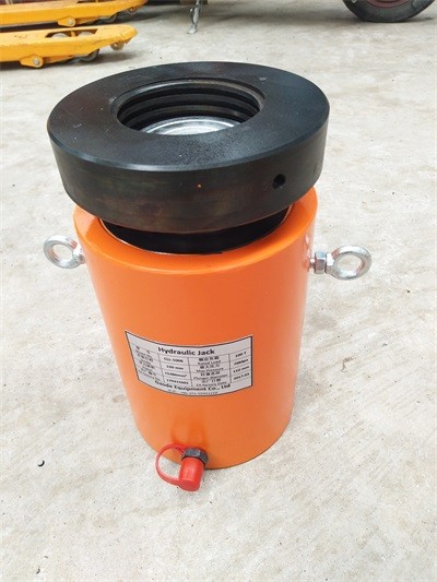 self-locking single acting local hydraulic jack