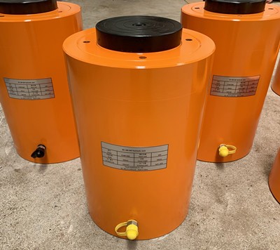 400 tons single-acting hydraulic cylinders