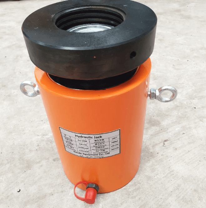 Self-locking hydraulic jack