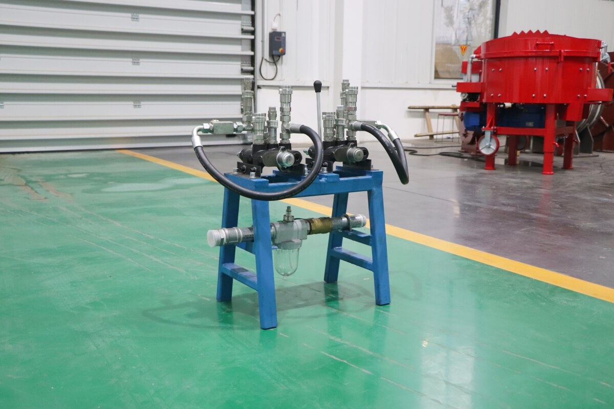 Hydraulic console of drilling rig