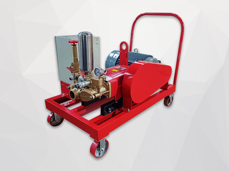 high pressure cleaner for cooling and cleaning drill pipes