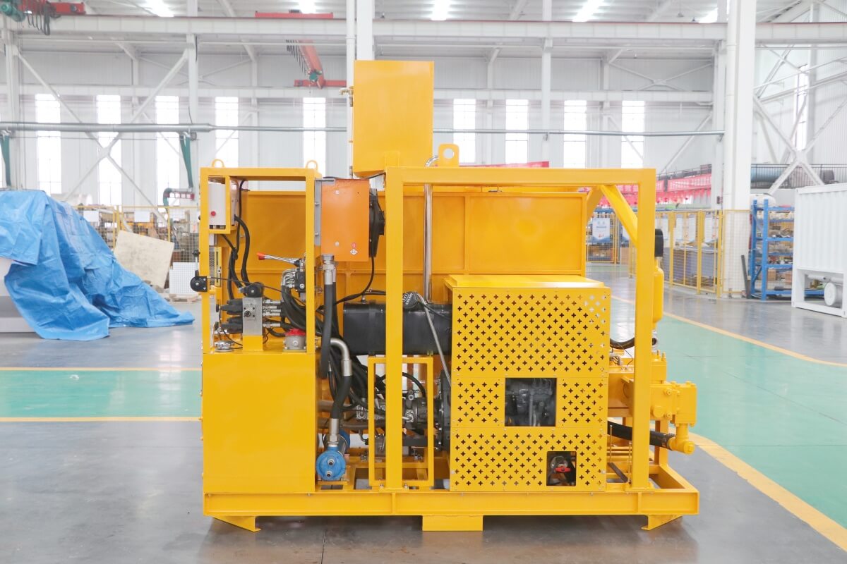 Compact colloidal grout mixing plant