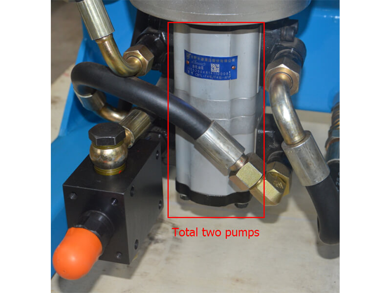 Flow converging of two pumps
