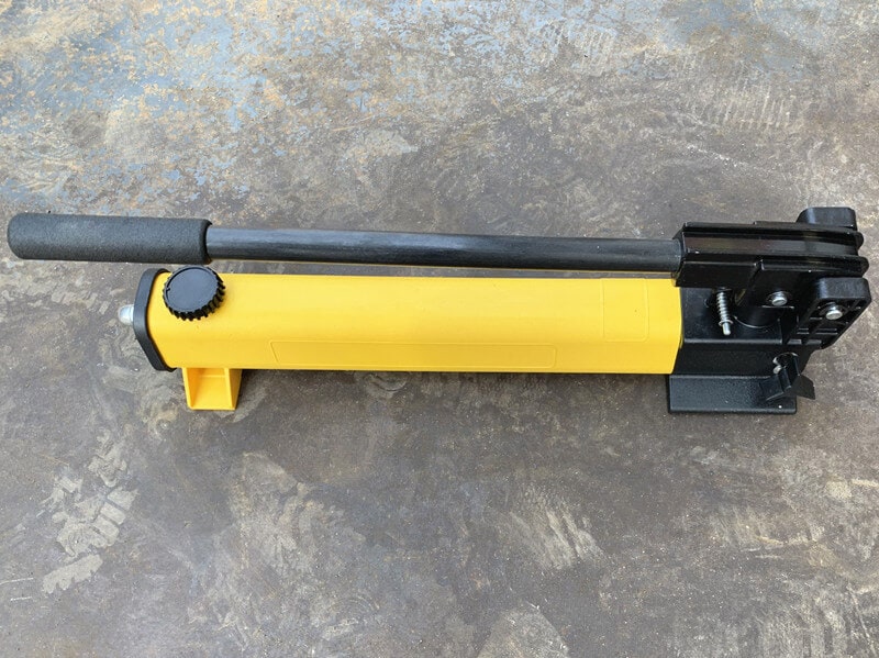 hydraulic hand pump