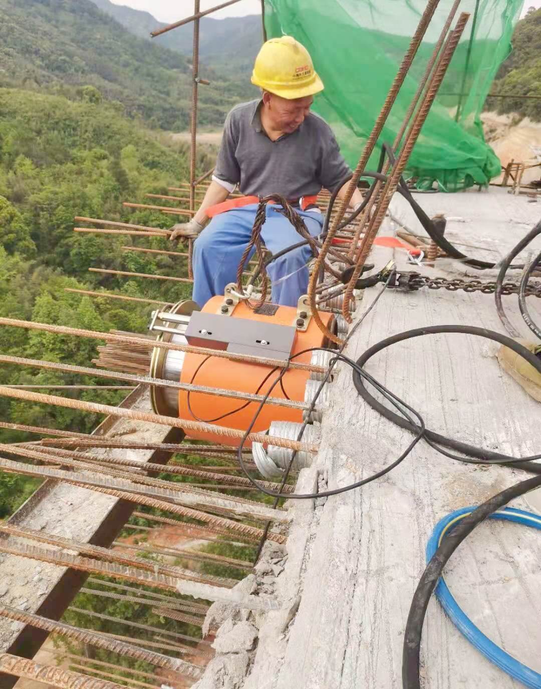 Intelligent Tensioning Jack for Bridge