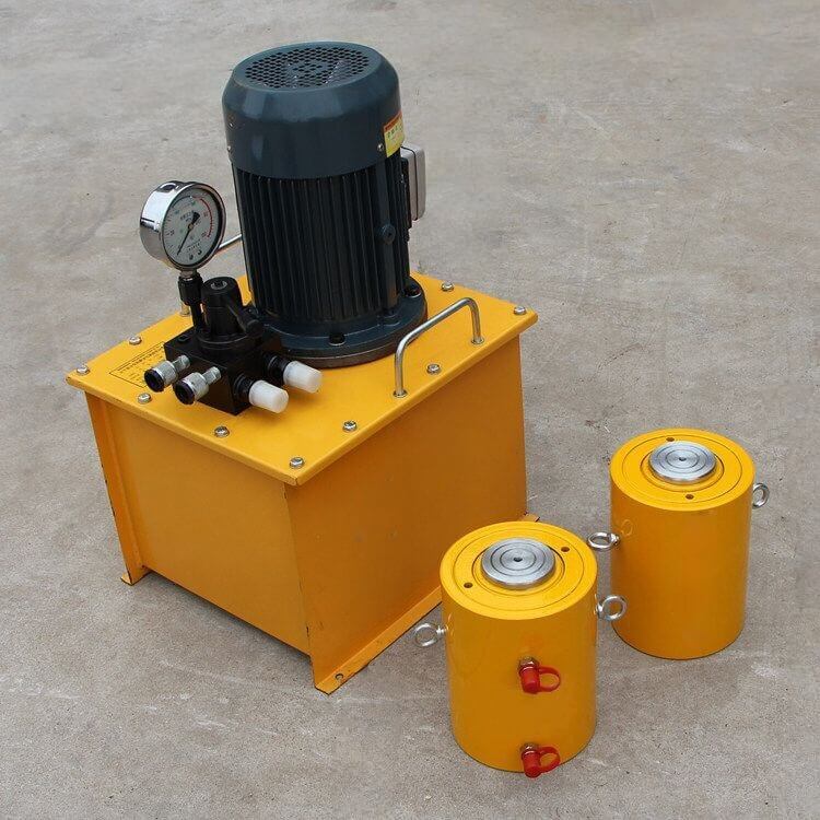 Synchronous Lifting Cylinders