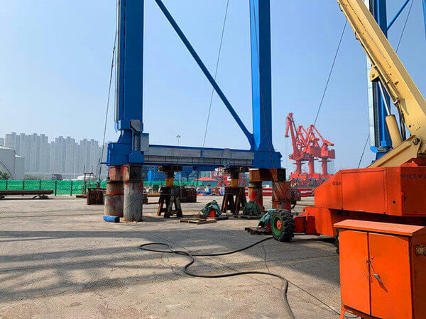 synchronous hydraulic jack for shipbuilding