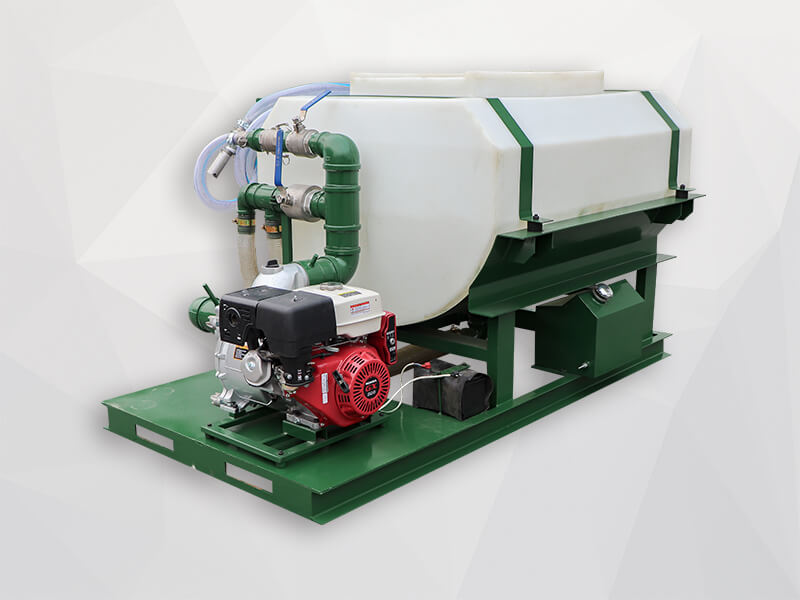 300 gallon capacity hydroseeder with plastic tank