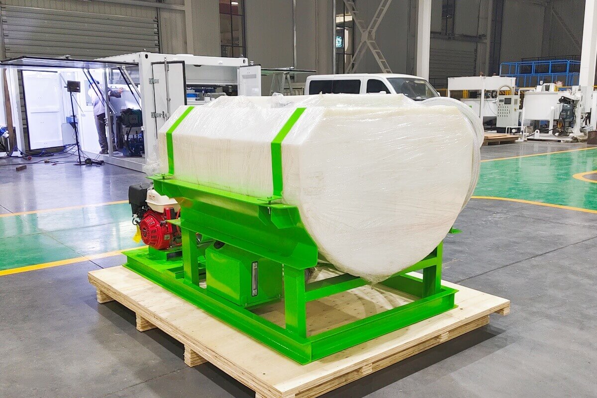 grass seeding machine with poly tank