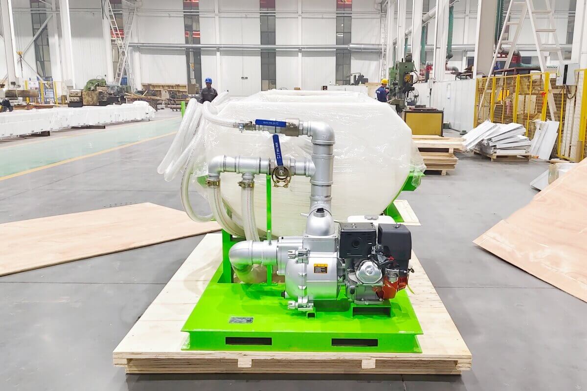 hydroseeder for roadside hydro-seeding