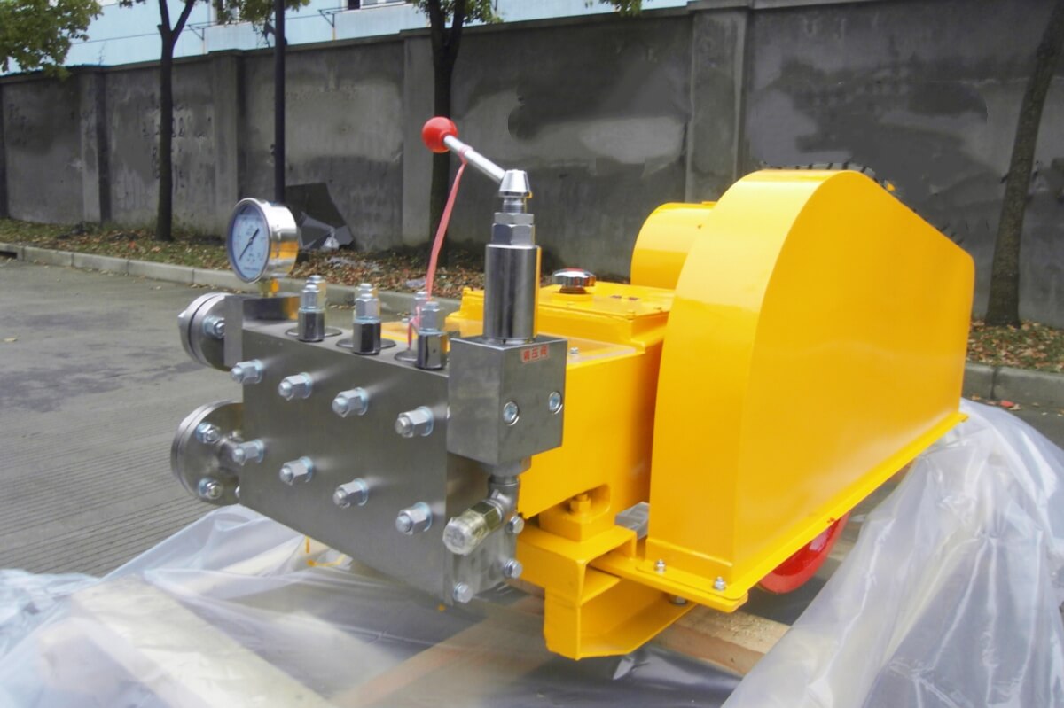Positive displacement reciprocating pump