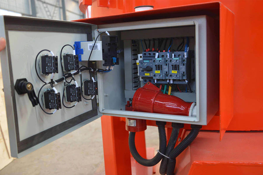 Electric control box for refractory pan mixer