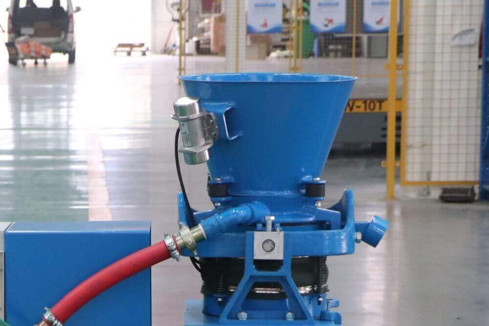 High hopper with electric vibrator