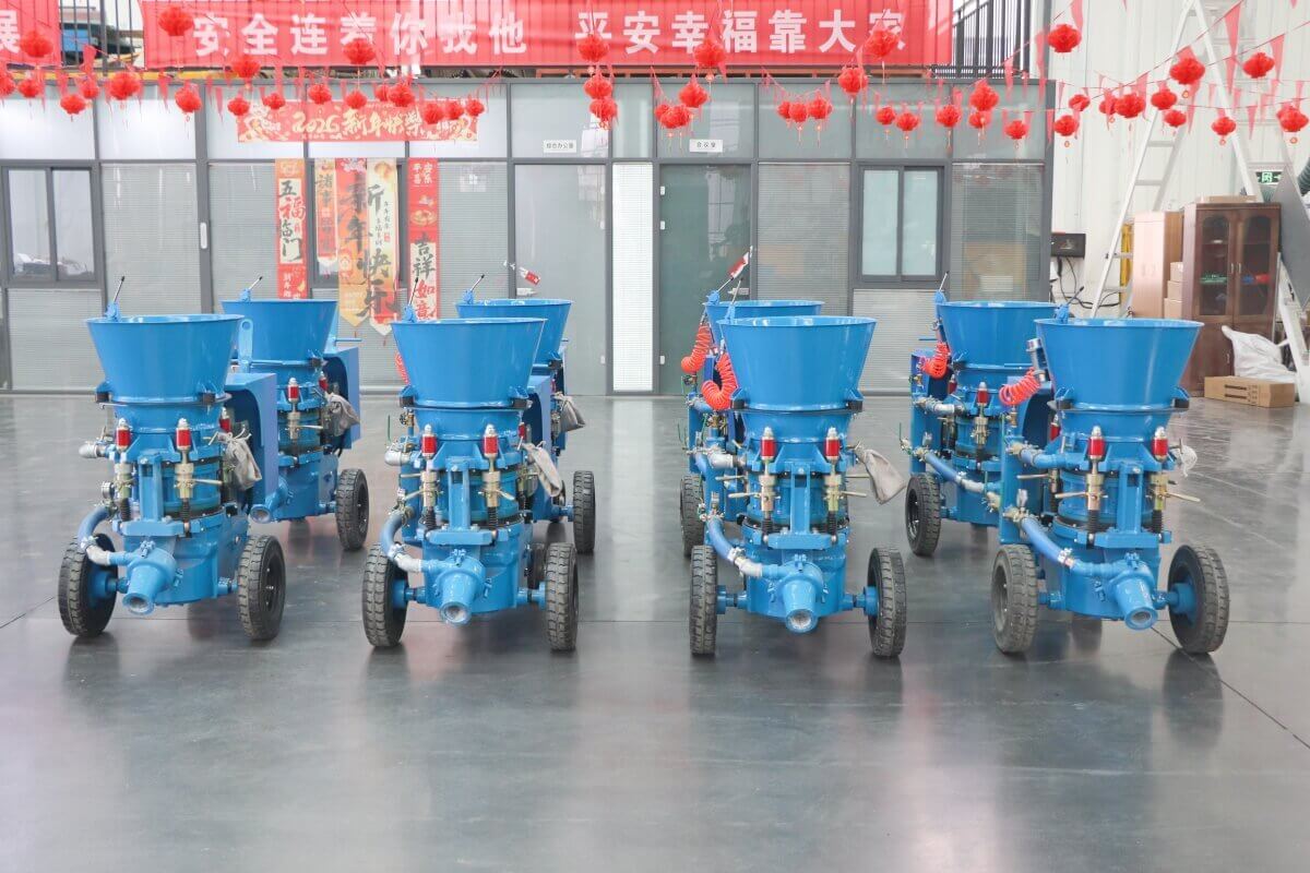 gunnite machine for monolithic refractory installation