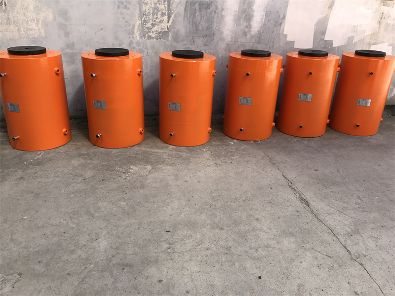 Double acting hydraulic cylinder