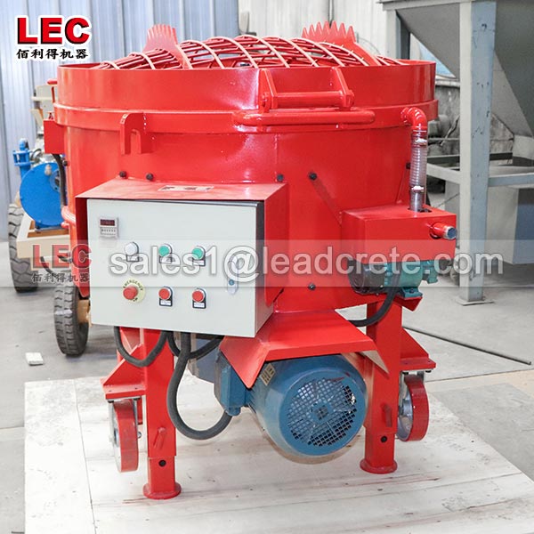 Refractory pan mixer for mixing refractory