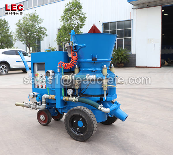 Refractory gunning machine applied in steel plant