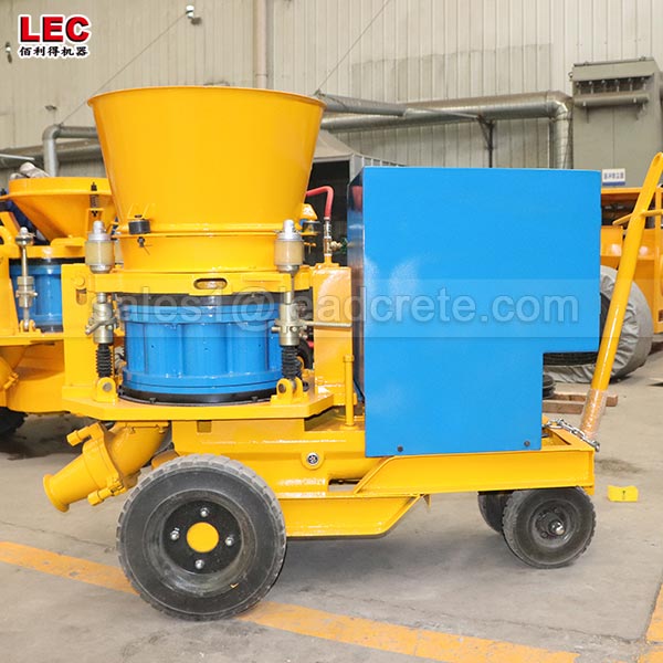 Low air consumption dry mix concrete spraying machine