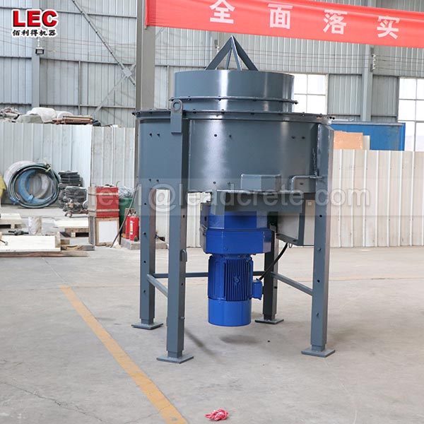 Castable pan mixer in steel plant