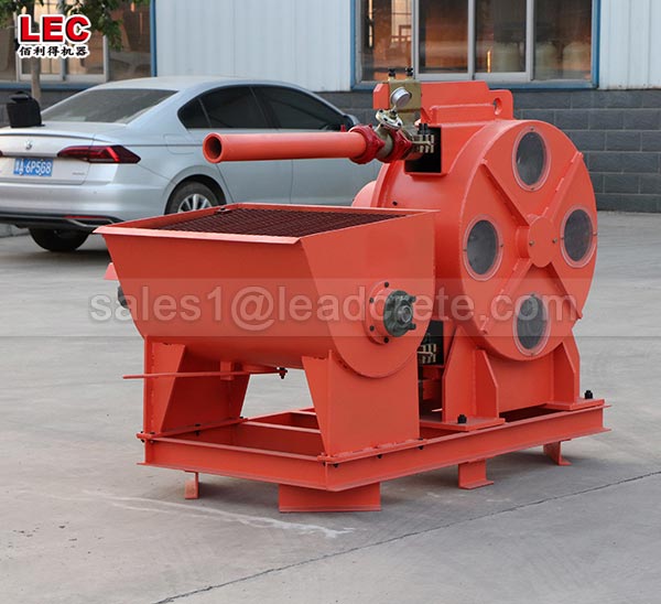 Hose type concrete pump for pumping foam concrete