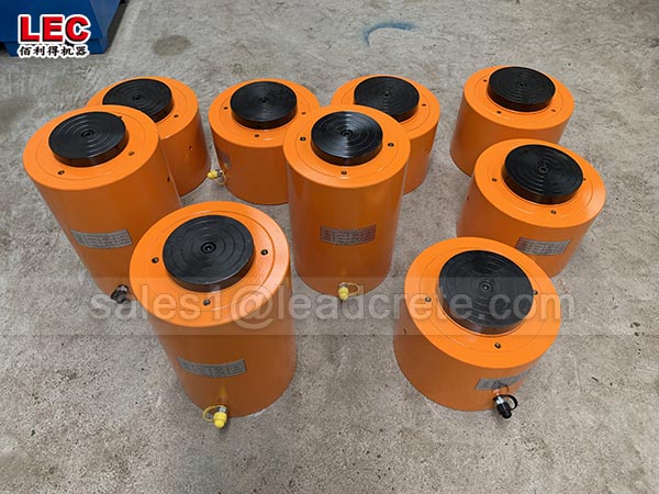 Single acting spring return hydraulic jack