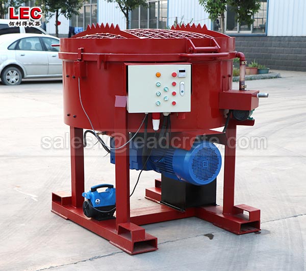 Pan concrete mixer for refractory brick making