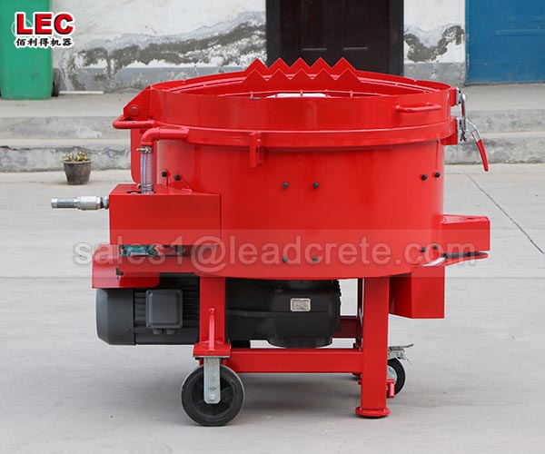 Portable concrete mixer machine applies to refractory castable materials
