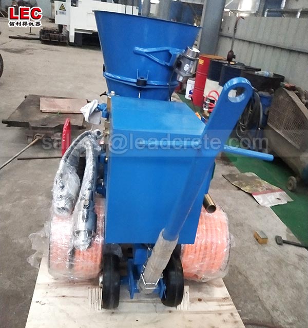 Steel plant castable gunite machine