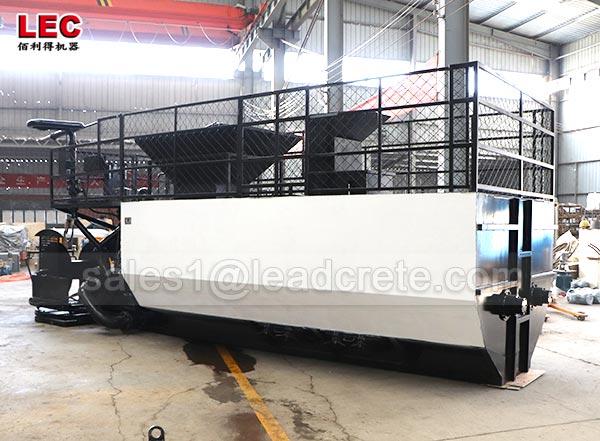 High productivity hydroseeding machine for spraying planter seeds