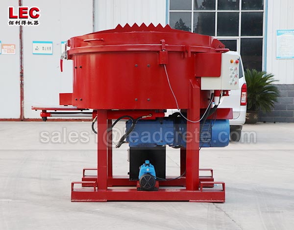 With bag breaker refractory mixer