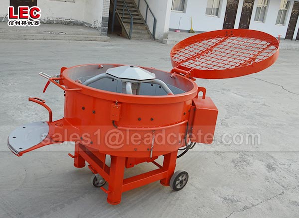 Electric engine refractory pan mixer with wheels
