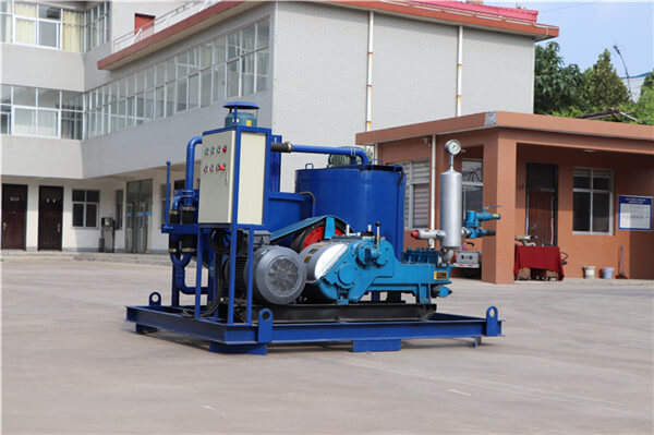 Grout unit for paste backfill