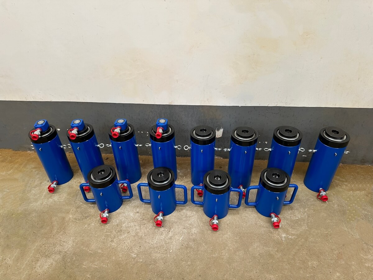hydraulic jack for building reconstruction