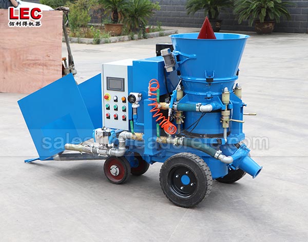 Refractory gunning machine for installing refractory castable