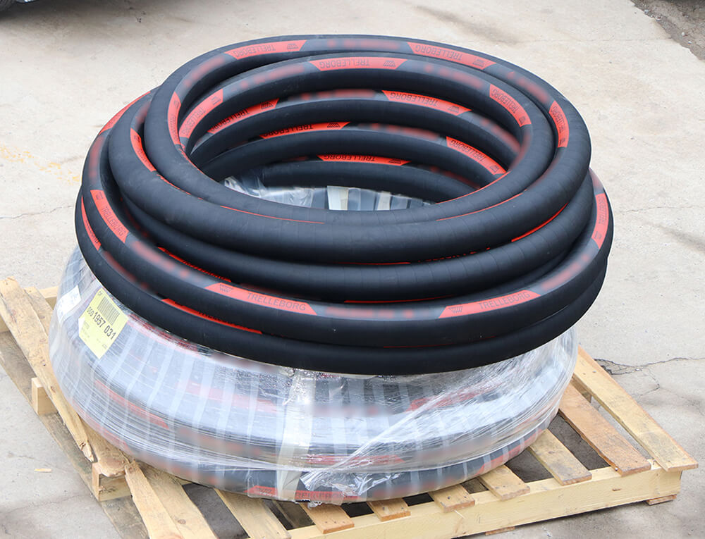 Squeeze pipe for concrete pump