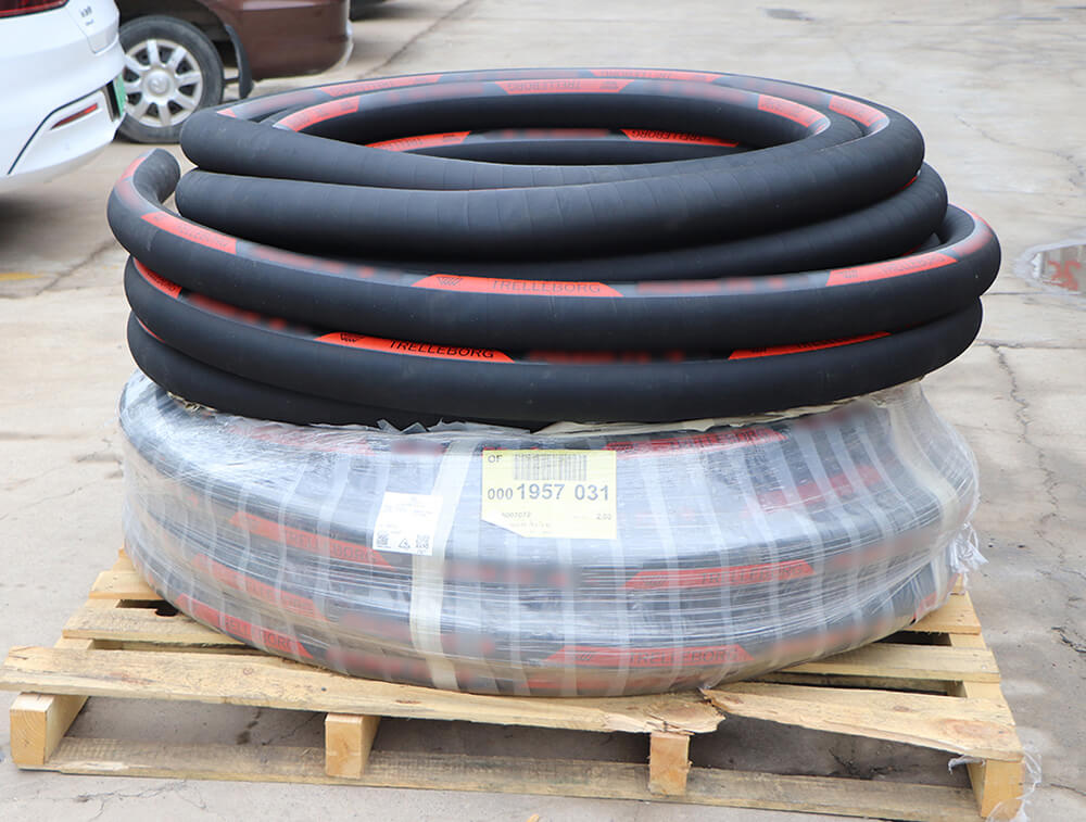 Squeeze pump hose