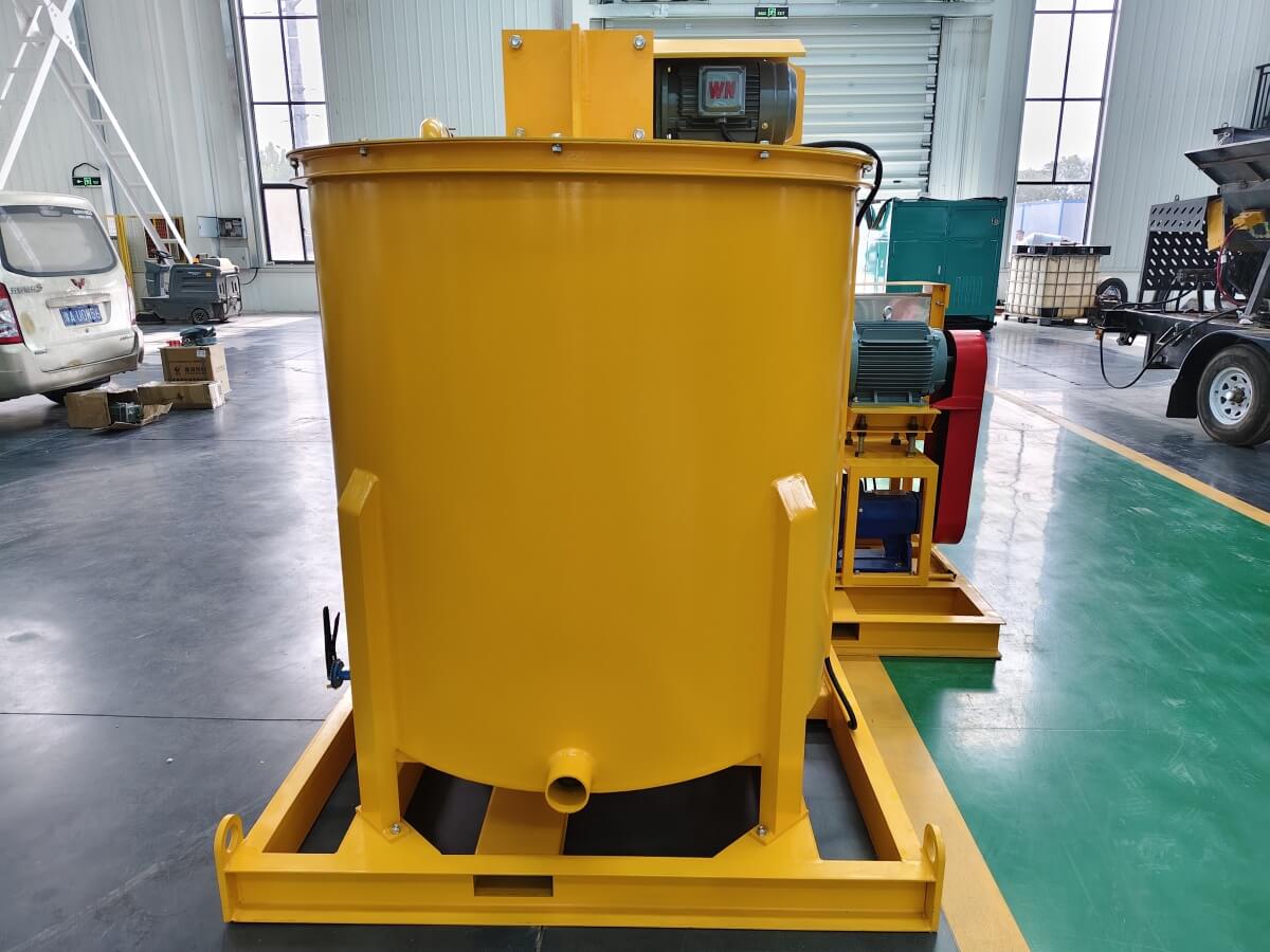 Bentonite cement grout mixer and agitator