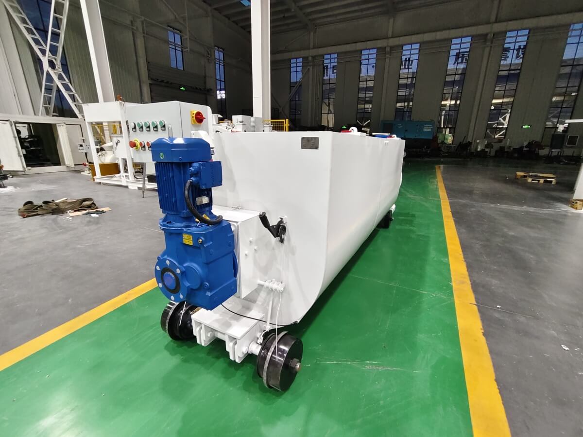 Hose type peristaltic concrete pump with mixer