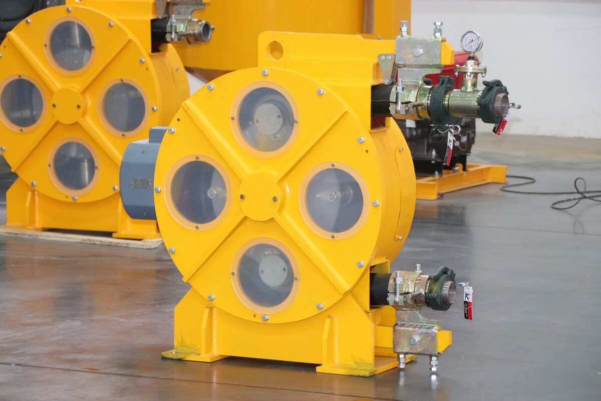 Hose pump for pumping aggressive liquids with a high content of sulfuric acid