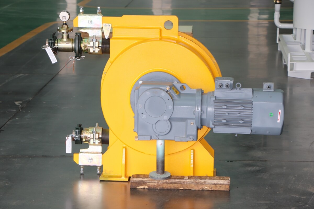 Peristaltic concrete pump