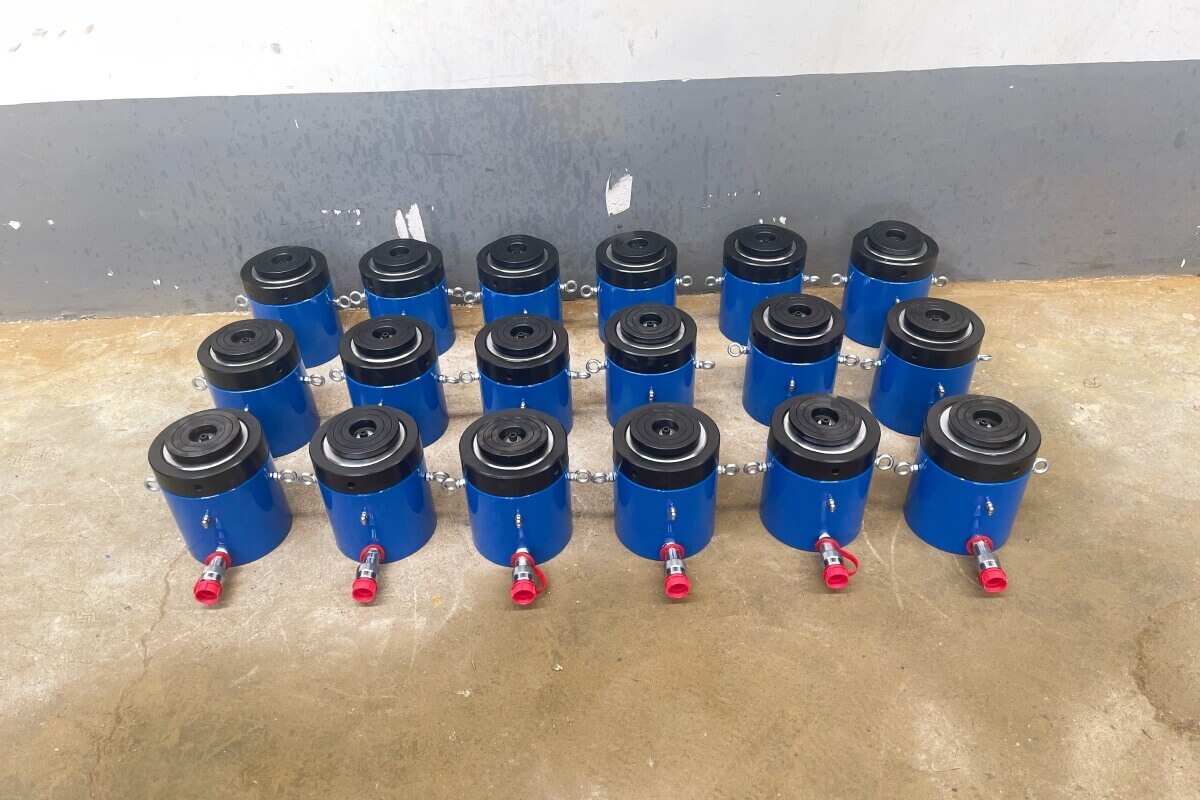 Self-locking type hydraulic jack