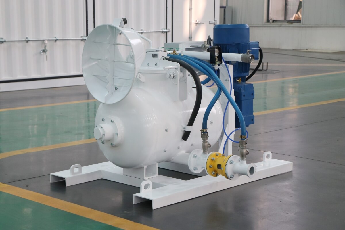 Refractory concrete spraying pump